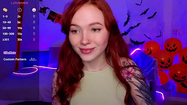 Snapshot of Maya_Light chatting on 12, 11, 2025 Maya Light online show from 12, 11, 2025