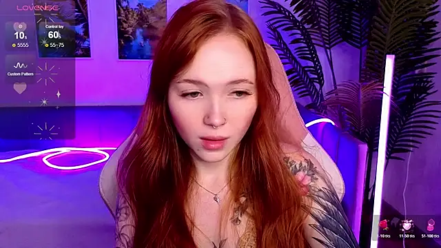 Snapshot of Maya_Light chatting on 23, 10, 2025 Maya Light online show from 23, 10, 2025