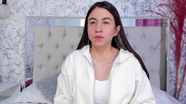 Snapshot of Ariana_greenblat chatting on 24, 10, 2025 Ariana greenblat online show from 24, 10, 2025