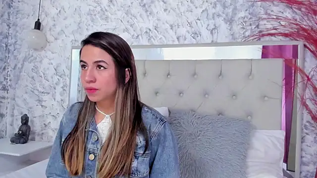 Snapshot of Ariana_greenblat chatting on 15, 11, 2025 Ariana greenblat online show from 15, 11, 2025