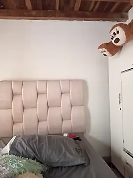 Zaira Rose  online show from 15, 4, 2026