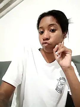 Zaira Rose  online show from 6, 2, 2026