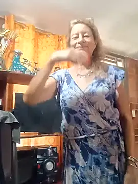 MaryLunna online show from 5, 3, 2025