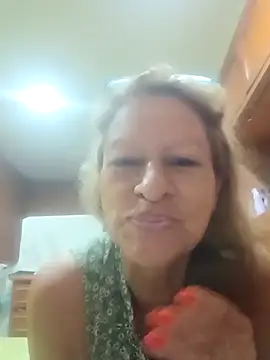 MaryLunna online show from 4, 3, 2025