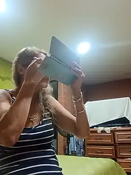 MaryLunna online show from 7, 3, 2025