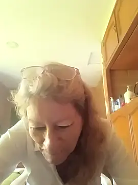 MaryLunna online show from 12, 2, 2025