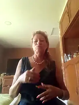 MaryLunna online show from 13, 2, 2025