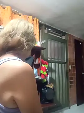 MaryLunna online show from 1, 3, 2025