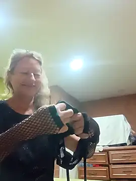 MaryLunna online show from 8, 3, 2025