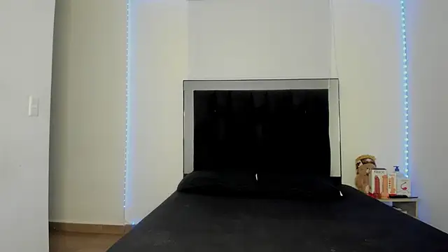 Snapshot of victoriacolin chatting on 21, 10, 2025 victoriacolin online show from 21, 10, 2025