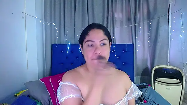 hornny cougar online show from 19, 3, 2026