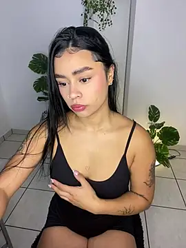Snapshot of meli_ortiz_ chatting on 17, 7, 2026 meli ortiz online show from 17, 7, 2026