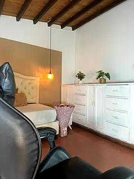 Hadley  online show from 30, 10, 2025