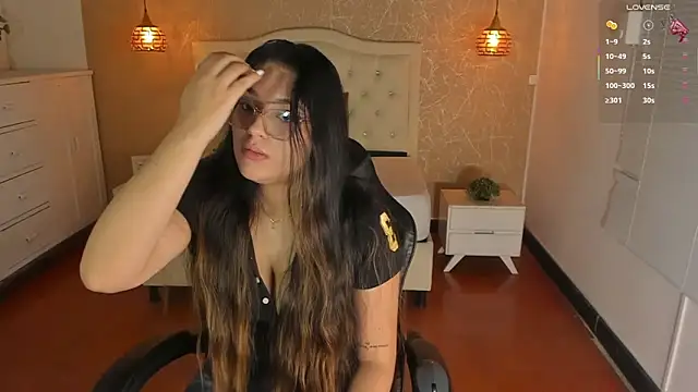 Hadley  online show from 28, 10, 2025