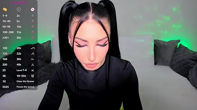 VickyBooXXX online show from 18, 5, 2026