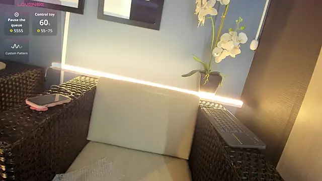 Snapshot of AliDiaz_ chatting on 25, 11, 2025 AliDiaz online show from 25, 11, 2025