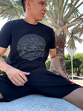 arevalo1124 online show from 17, 11, 2025