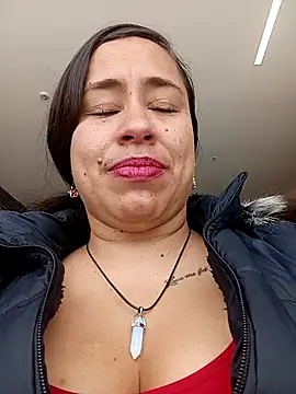 kamila lovee online show from 2, 10, 2025