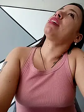 kamila lovee online show from 6, 10, 2025
