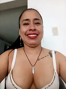 kamila lovee online show from 7, 10, 2025