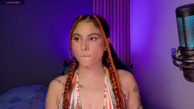 Marivimichel1 online show from 1, 11, 2025