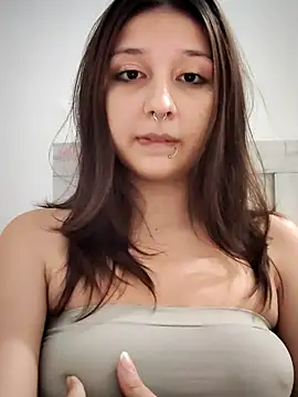 Maiden-Hot online show from 5, 7, 2026