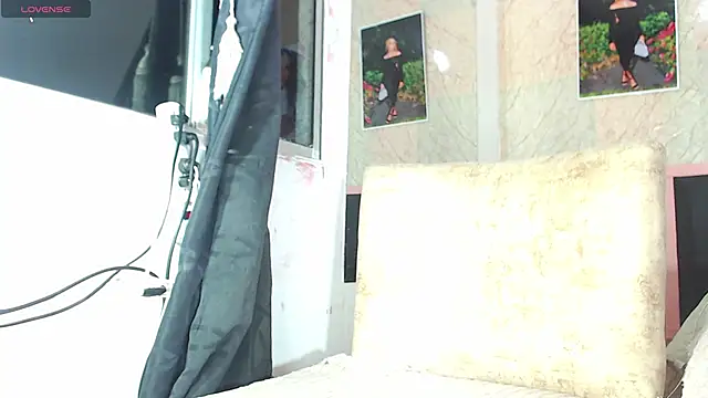 k stormi  online show from 30, 11, 2025