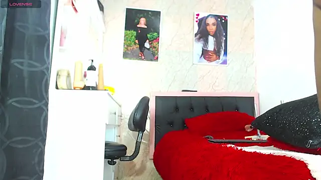 k stormi  online show from 23, 4, 2026