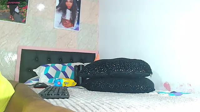 k stormi  online show from 16, 11, 2025