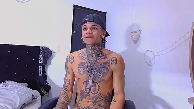 hot man05 online show from 5, 11, 2025