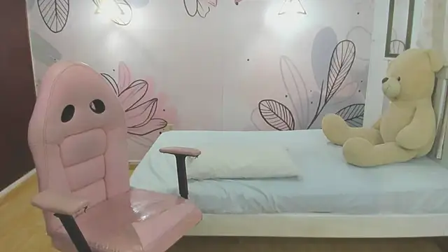 Snapshot of mia_vanucci1 chatting on 28, 2, 2025 mia vanucci1 online show from 28, 2, 2025