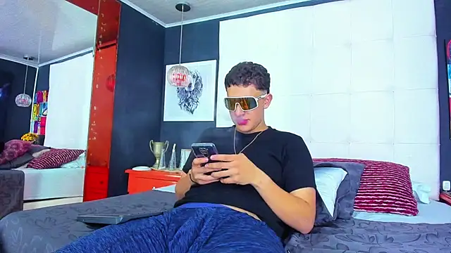 Snapshot of Thomas_May4rs chatting on 13, 3, 2025 Thomas May4rs online show from 13, 3, 2025