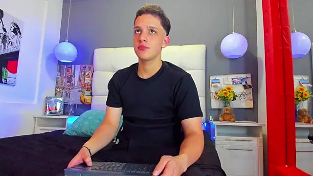 Snapshot of Thomas_May4rs chatting on 11, 3, 2025 Thomas May4rs online show from 11, 3, 2025