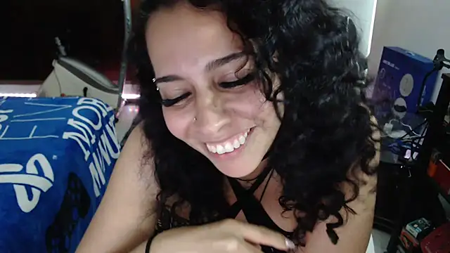 Snapshot of AliceSweet4U chatting on 8, 3, 2025 AliceSweet4U online show from 8, 3, 2025