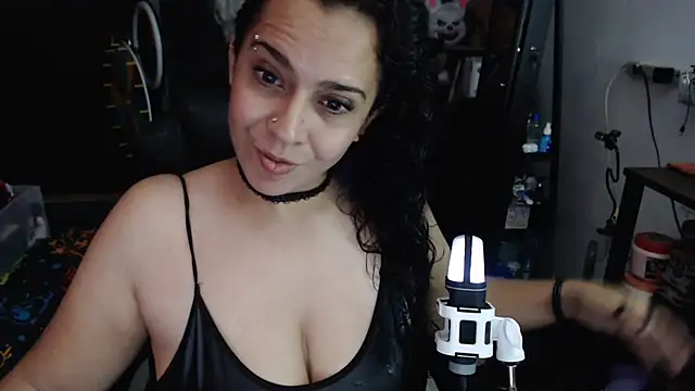 Snapshot of AliceSweet4U chatting on 23, 10, 2025 AliceSweet4U online show from 23, 10, 2025