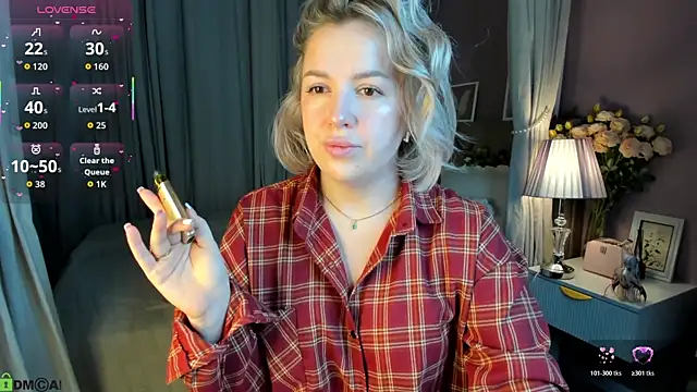 Nikki Kai online show from 30, 10, 2025