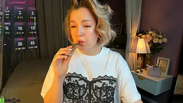 Nikki Kai online show from 22, 10, 2025