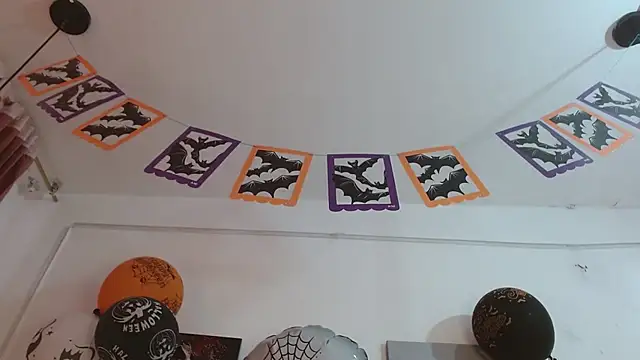 Snapshot of lunaember_cs chatting on 30, 10, 2025 lunaember cs online show from 30, 10, 2025