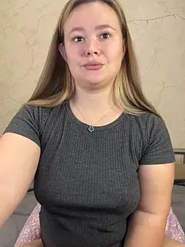 CaramelleSugar online show from 4, 2, 2025