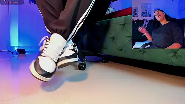 aleya bliss online show from 2, 12, 2025