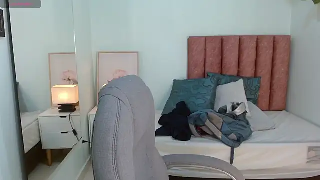 brendathompson  online show from 3, 12, 2025