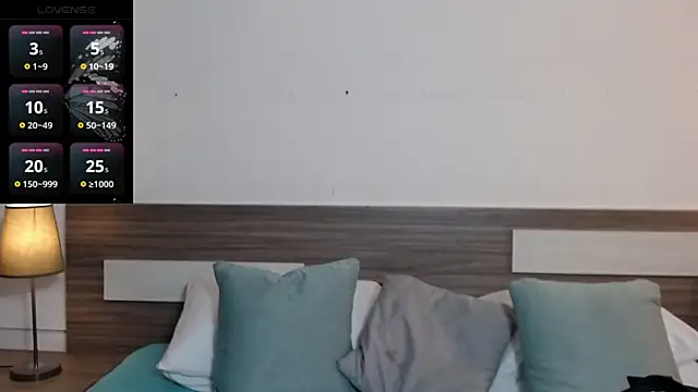 Liiamthompson online show from 10, 4, 2026