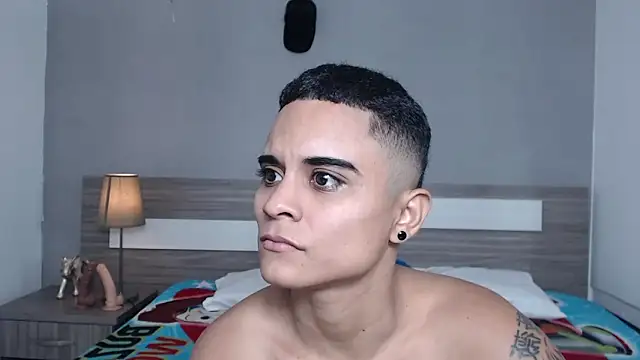 Liiamthompson online show from 17, 10, 2025