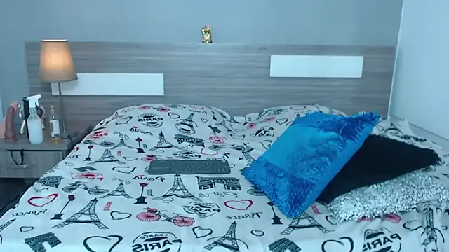 Liiamthompson online show from 12, 10, 2025