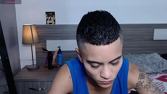 Liiamthompson online show from 23, 11, 2025