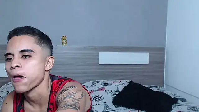 Liiamthompson online show from 9, 10, 2025