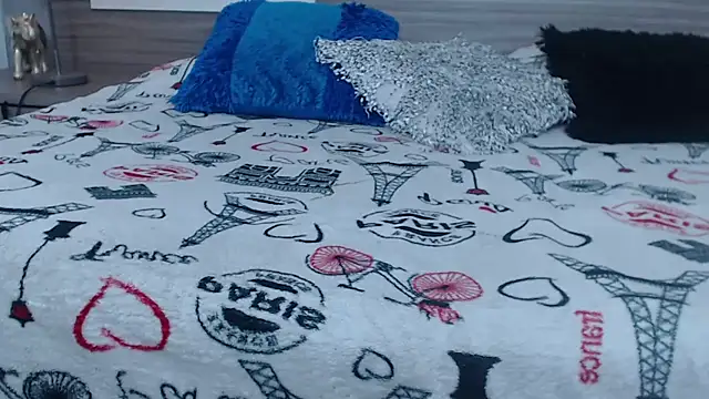 Liiamthompson online show from 11, 10, 2025