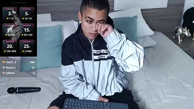 Liiamthompson online show from 31, 3, 2026