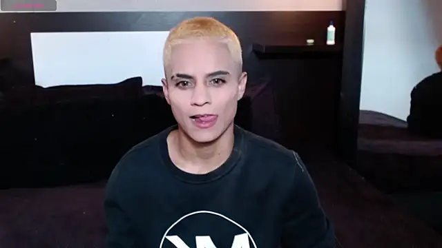 Liiamthompson online show from 10, 4, 2026