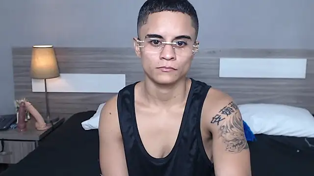 Liiamthompson online show from 12, 10, 2025